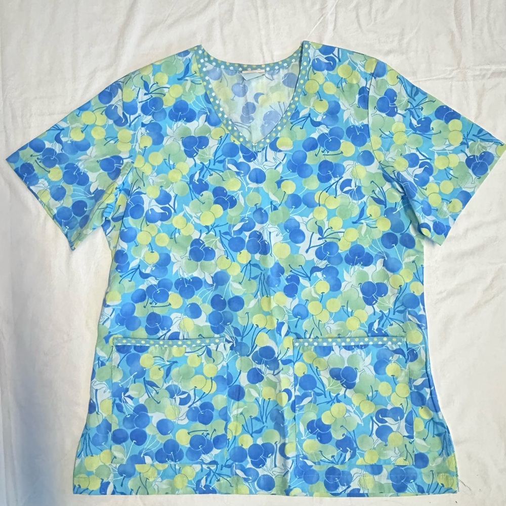 Barco scrub top